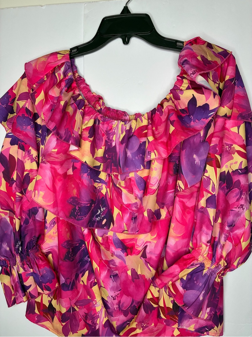 Women’s M Vacation Ruffled Off-Shoulder Resort Blouse - Pink & Purple Floral